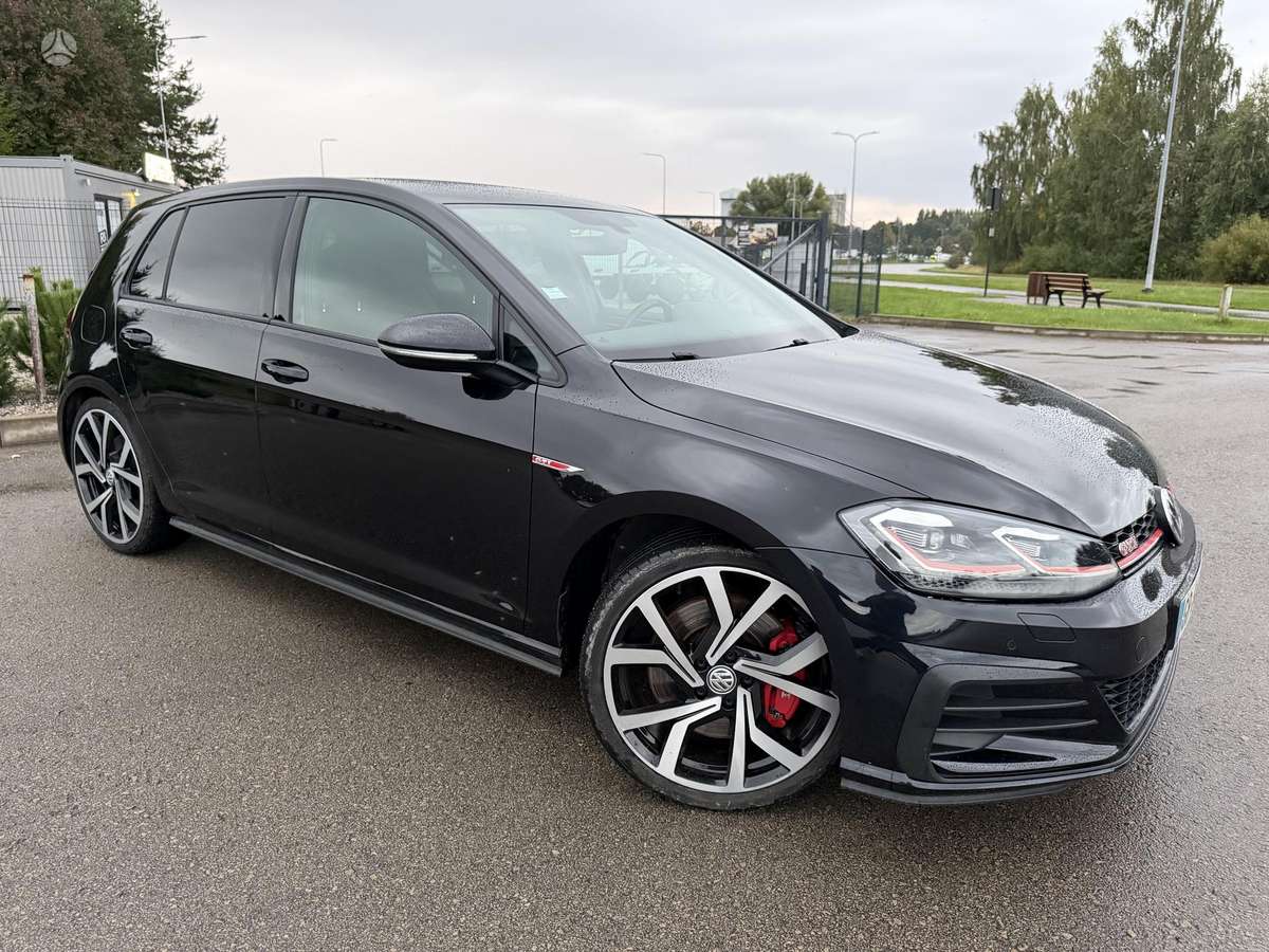Volkswagen Golf - 4
