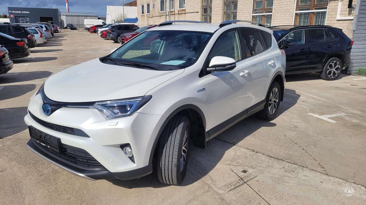 Toyota RAV4 - 1