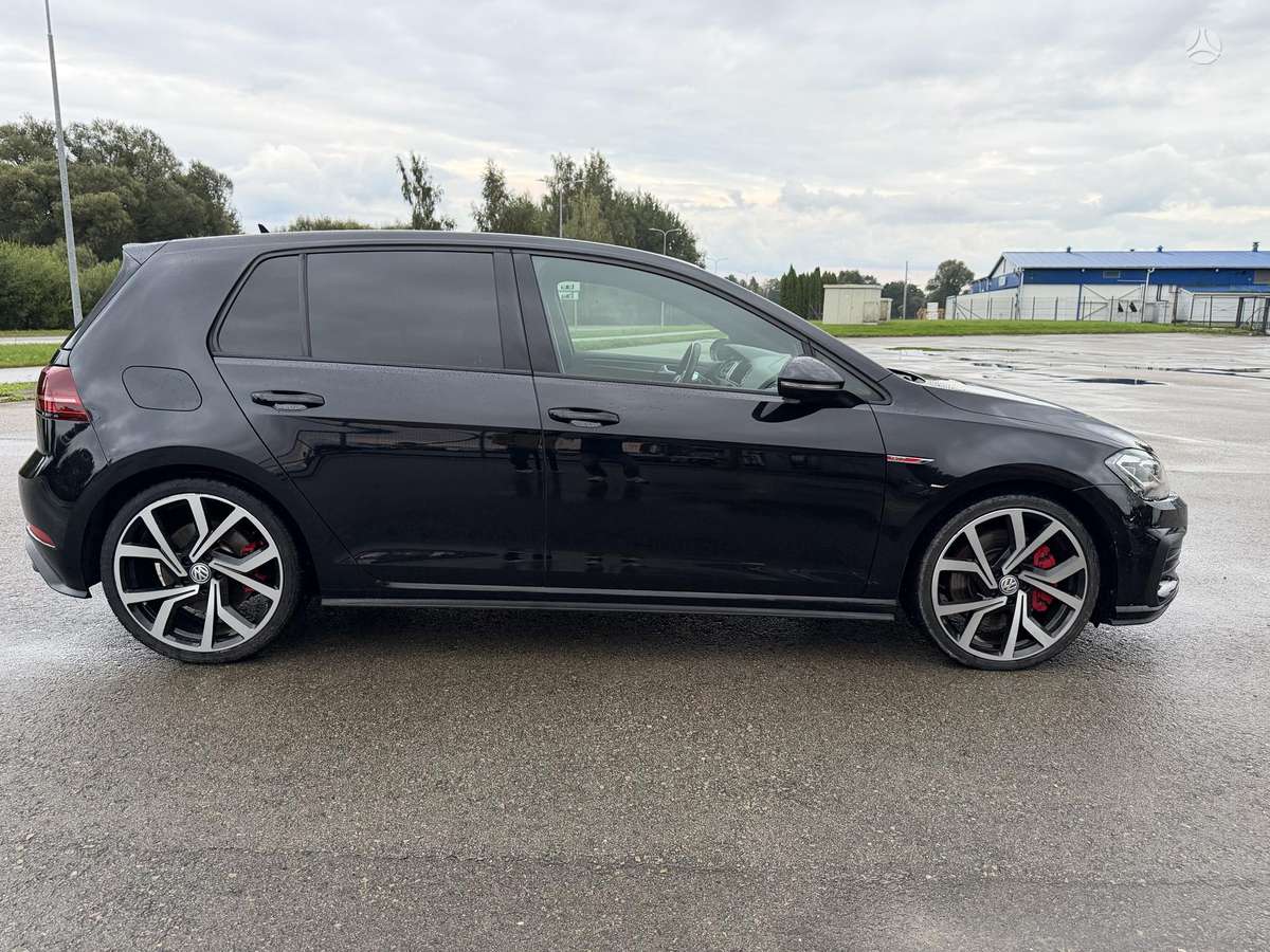 Volkswagen Golf - 7