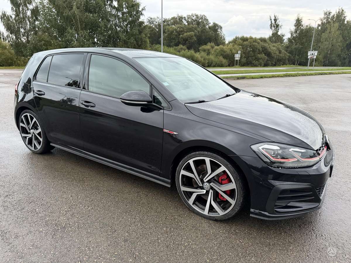Volkswagen Golf - 8
