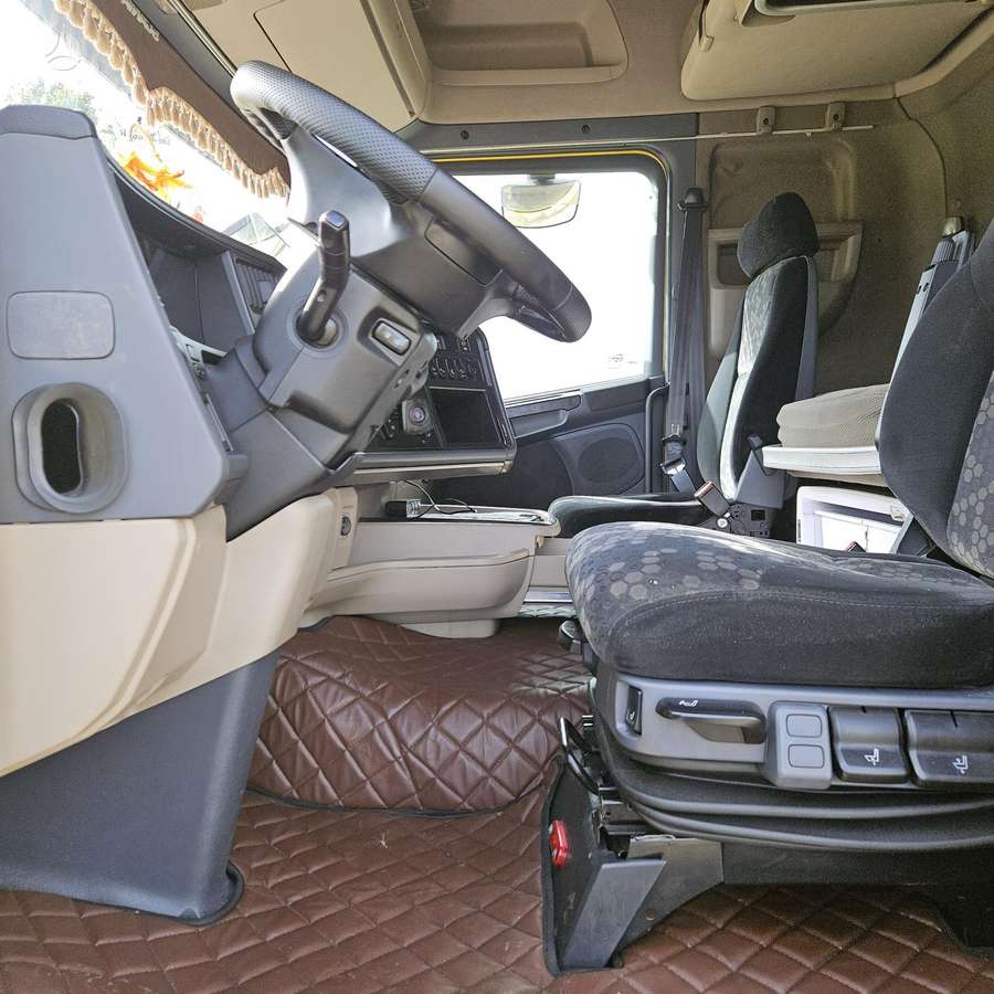 Scania R410   No EGR, double sleeper