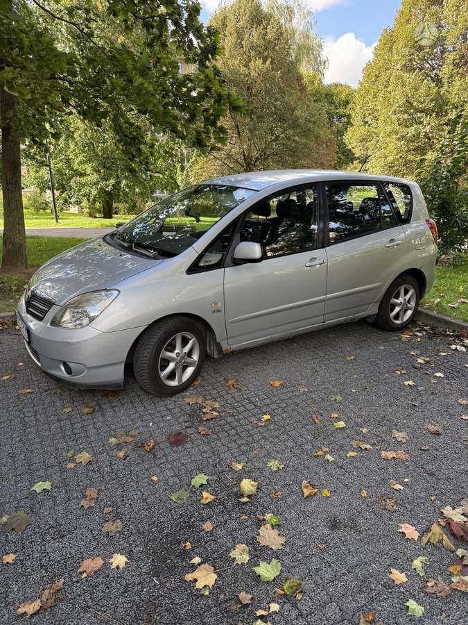 Toyota Corolla Verso - 2