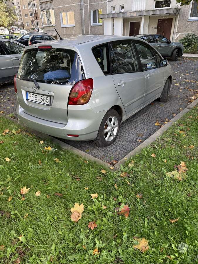 Toyota Corolla Verso - 3