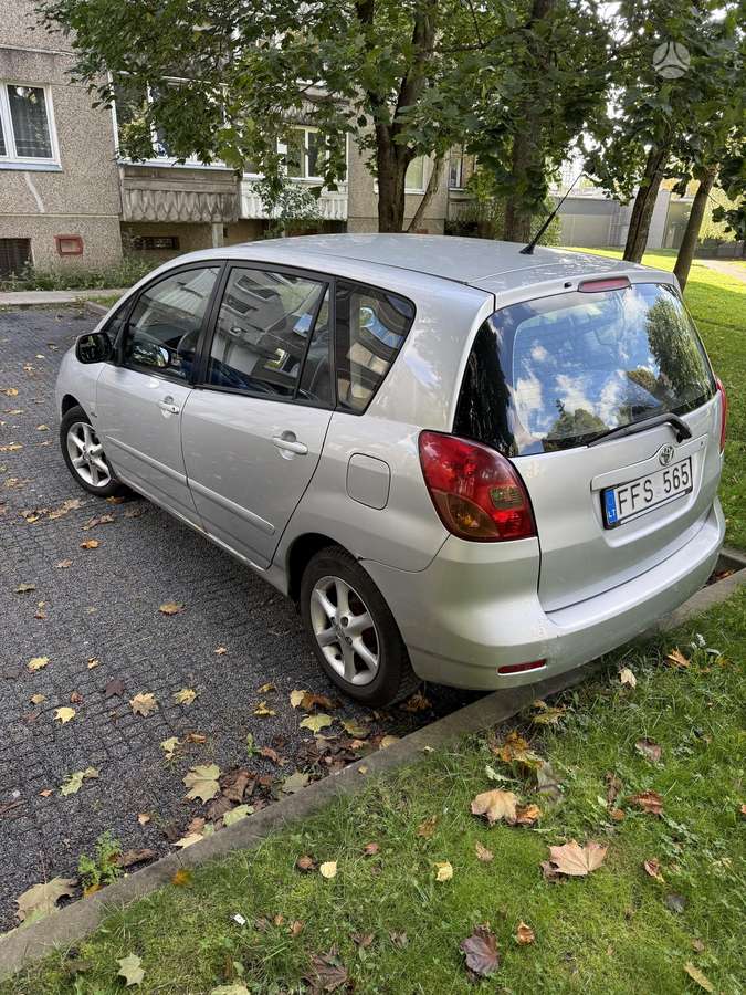 Toyota Corolla Verso - 5