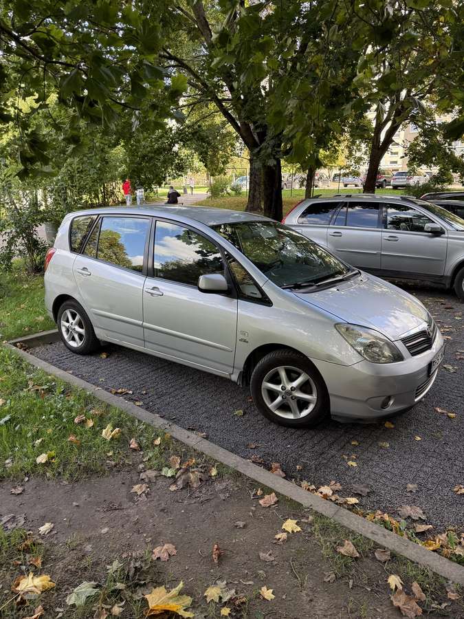 Toyota Corolla Verso - 6