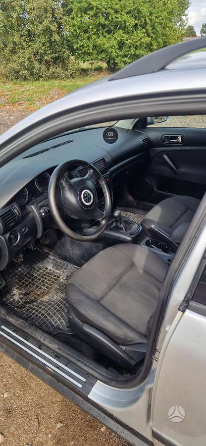 Volkswagen Passat - 4