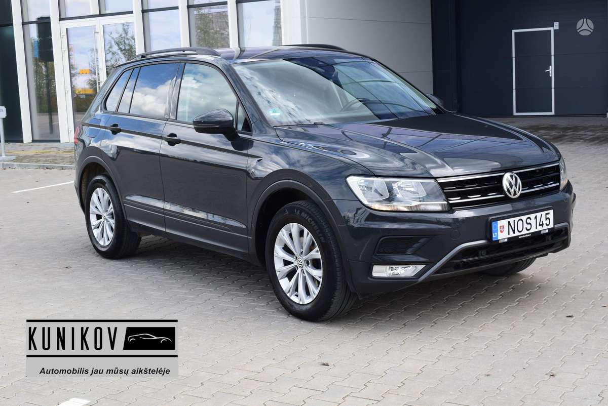 Volkswagen Tiguan - 1