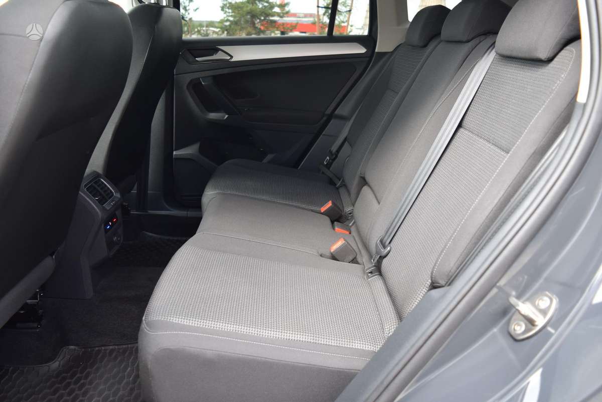 Volkswagen Tiguan - 10