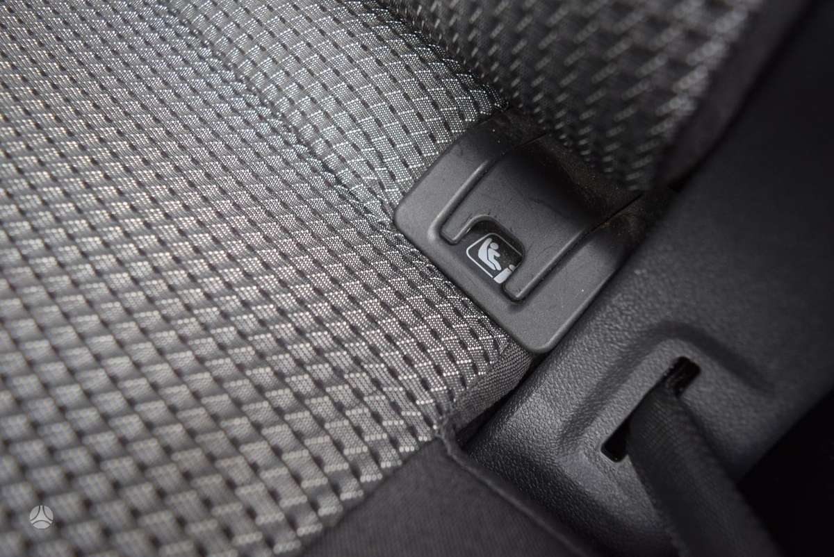 Volkswagen Tiguan - 11