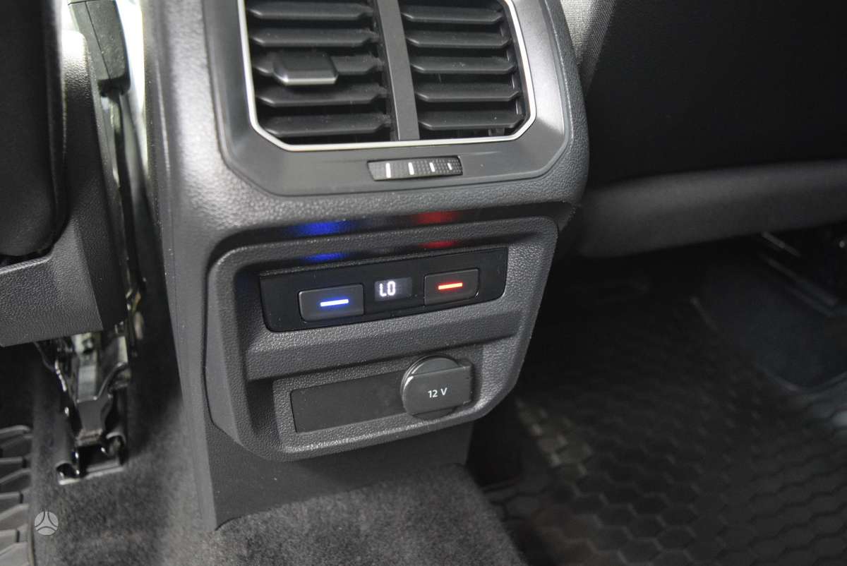 Volkswagen Tiguan - 12