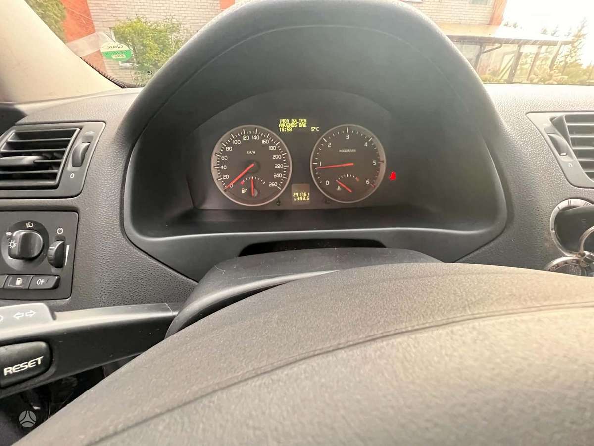 Volvo V50 - 10