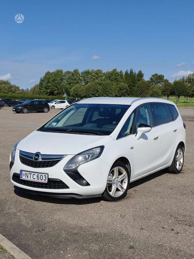 Opel Zafira Tourer - 1