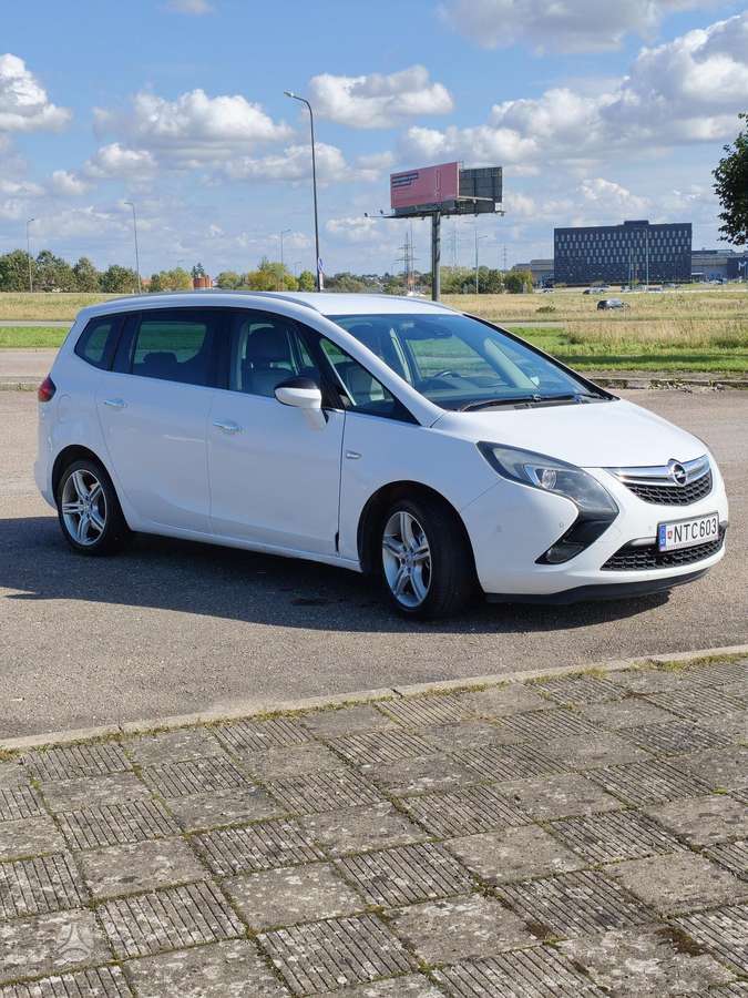 Opel Zafira Tourer - 4