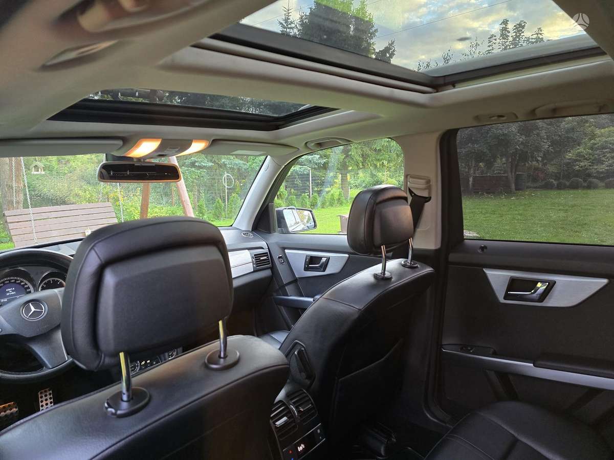 Mercedes-Benz GLK320 - 12