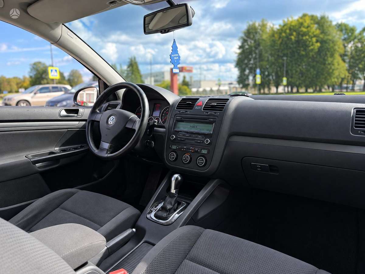 Volkswagen Golf - 5