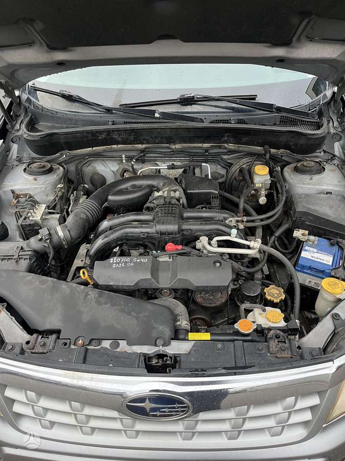 Subaru Forester, 2.0 l., off-road / crossover