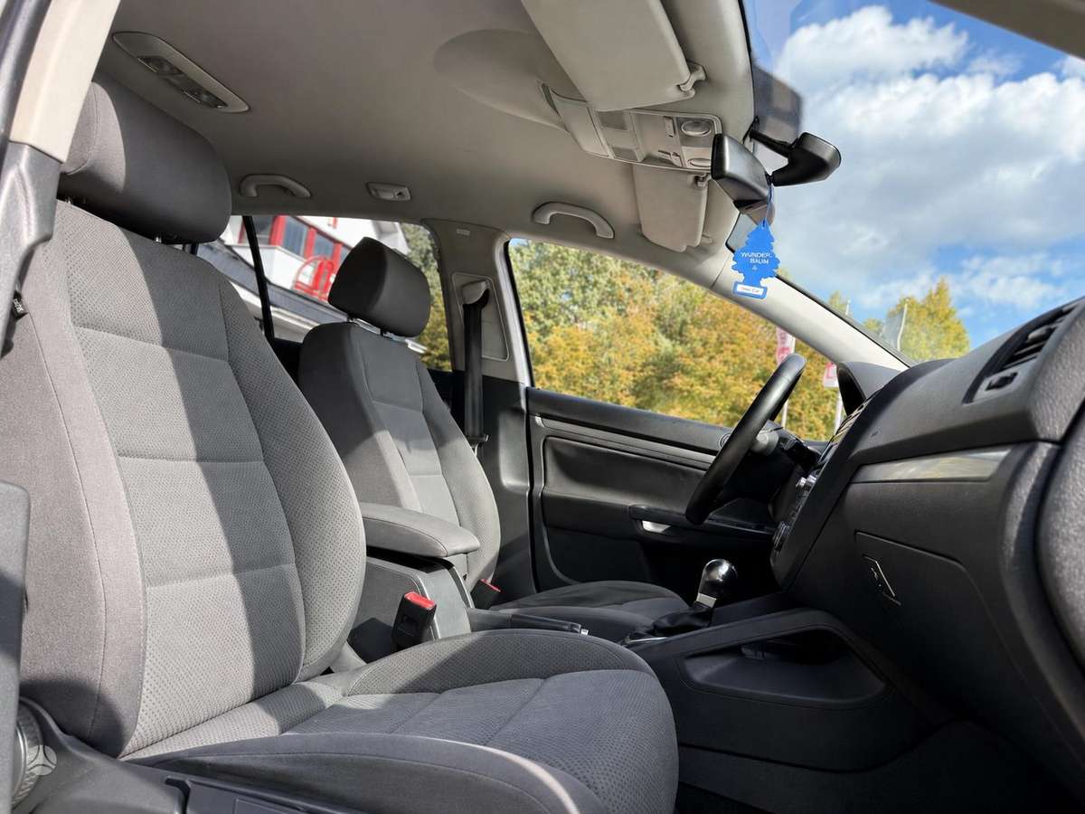 Volkswagen Golf - 9