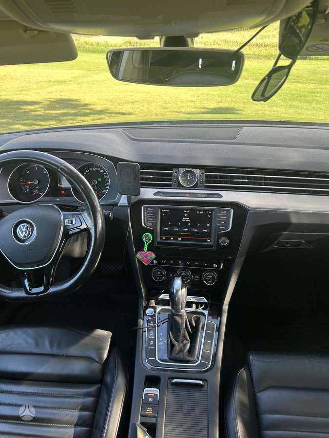 Volkswagen Passat - 6