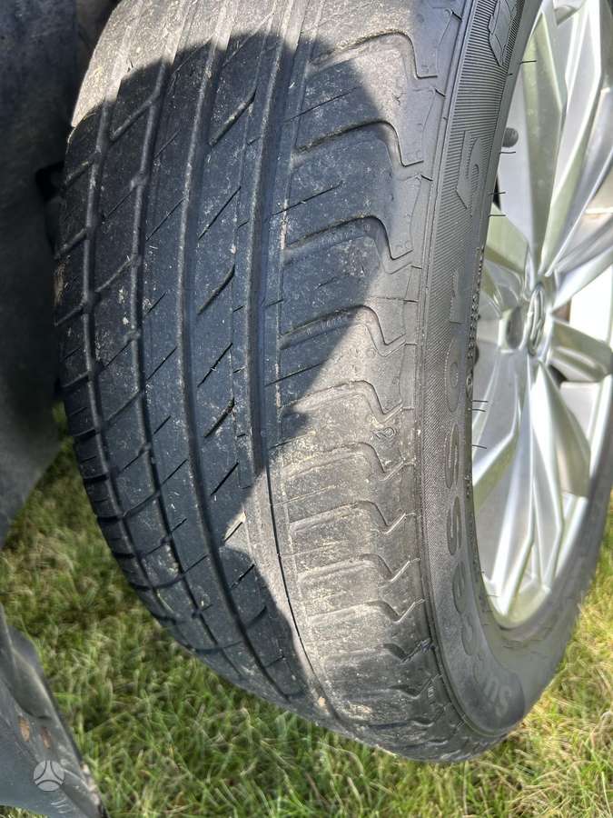 Volkswagen Passat - 9
