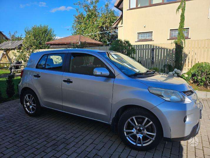 Toyota Urban Cruiser - 1