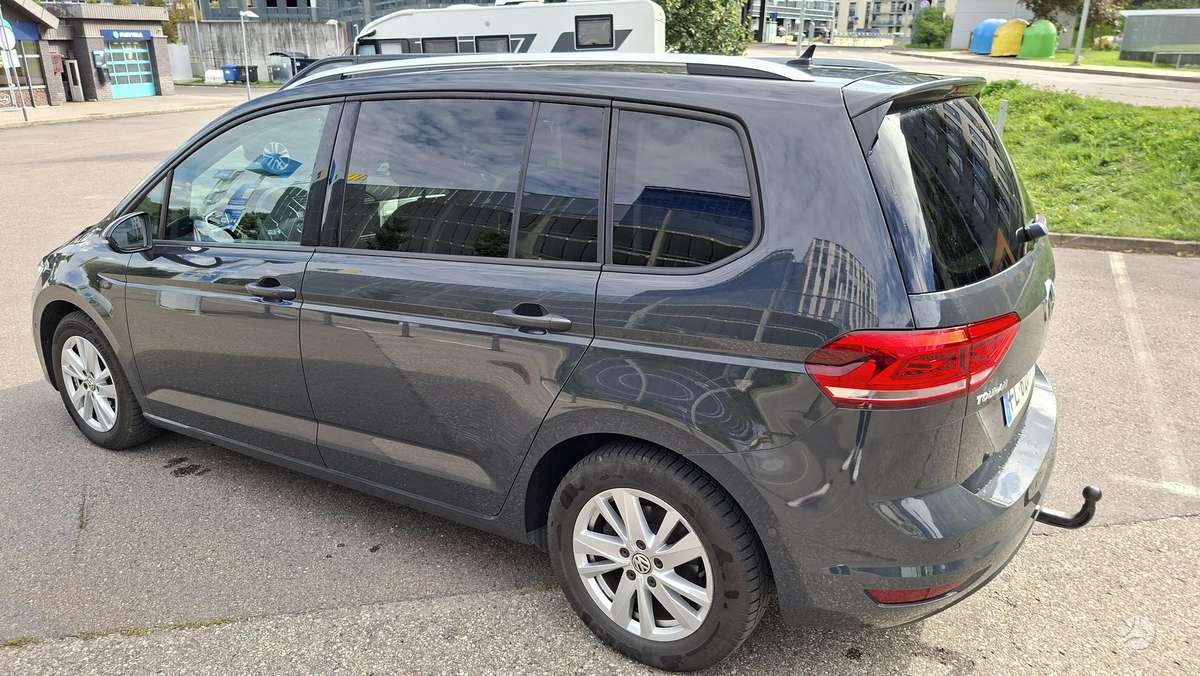 Volkswagen Touran - 4