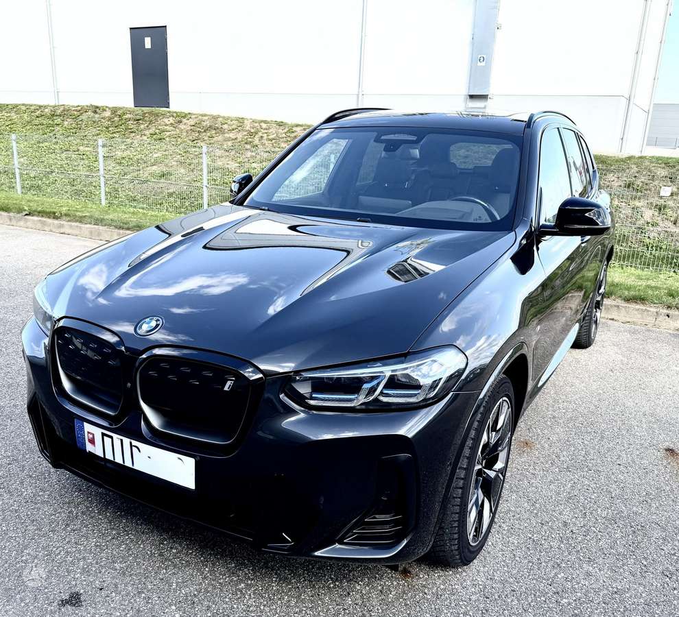 BMW iX3 - 7
