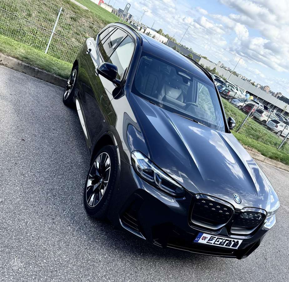 BMW iX3 - 1
