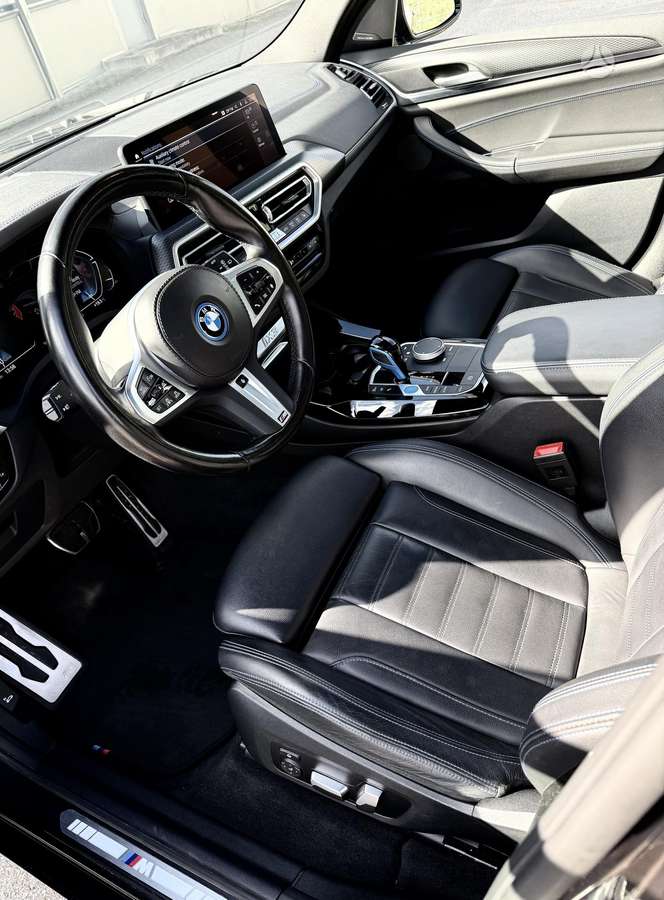 BMW iX3 - 9