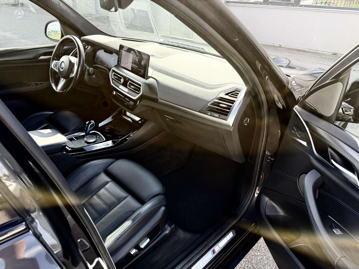 BMW iX3 - 10