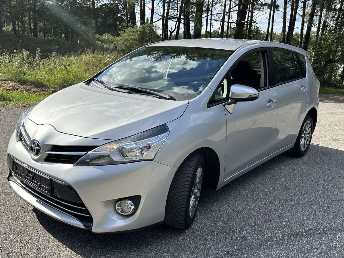 Toyota Verso - 1