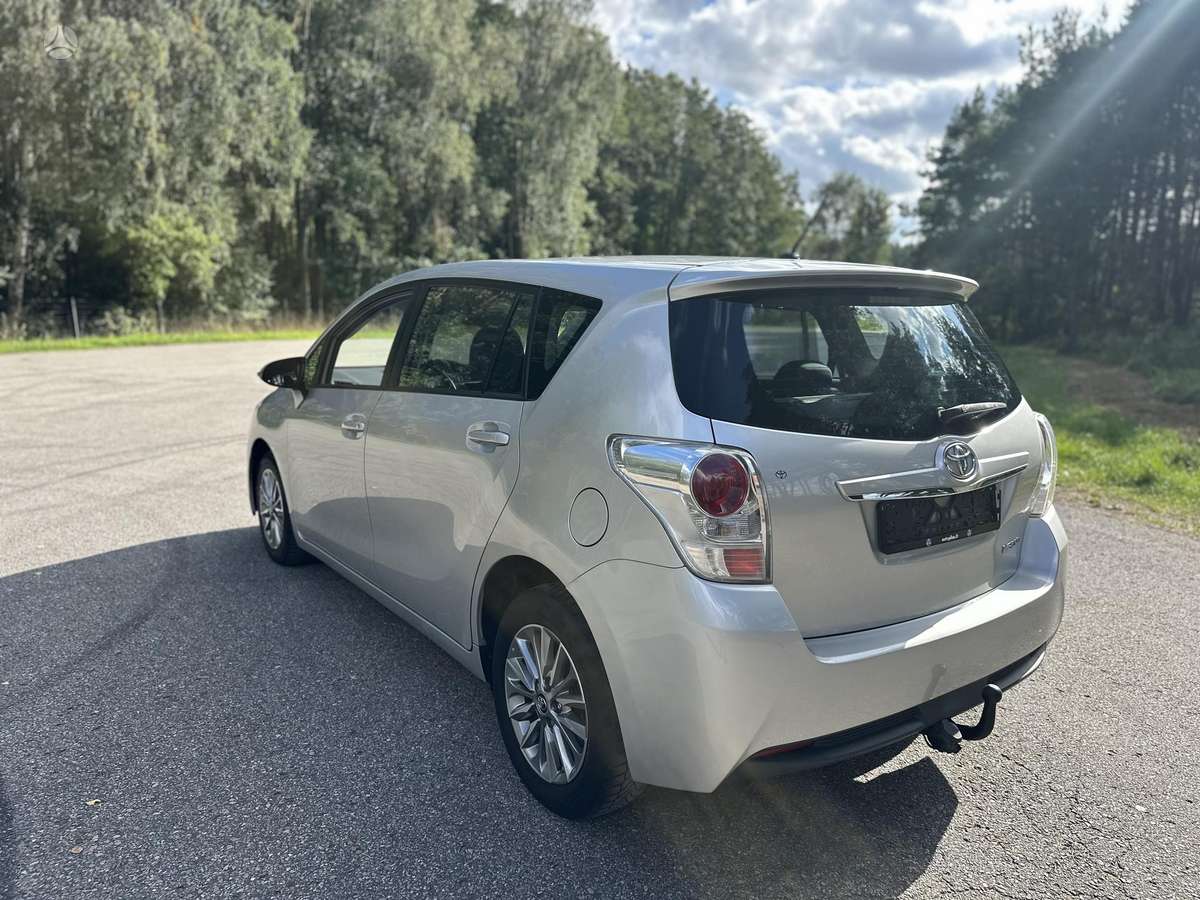 Toyota Verso - 4