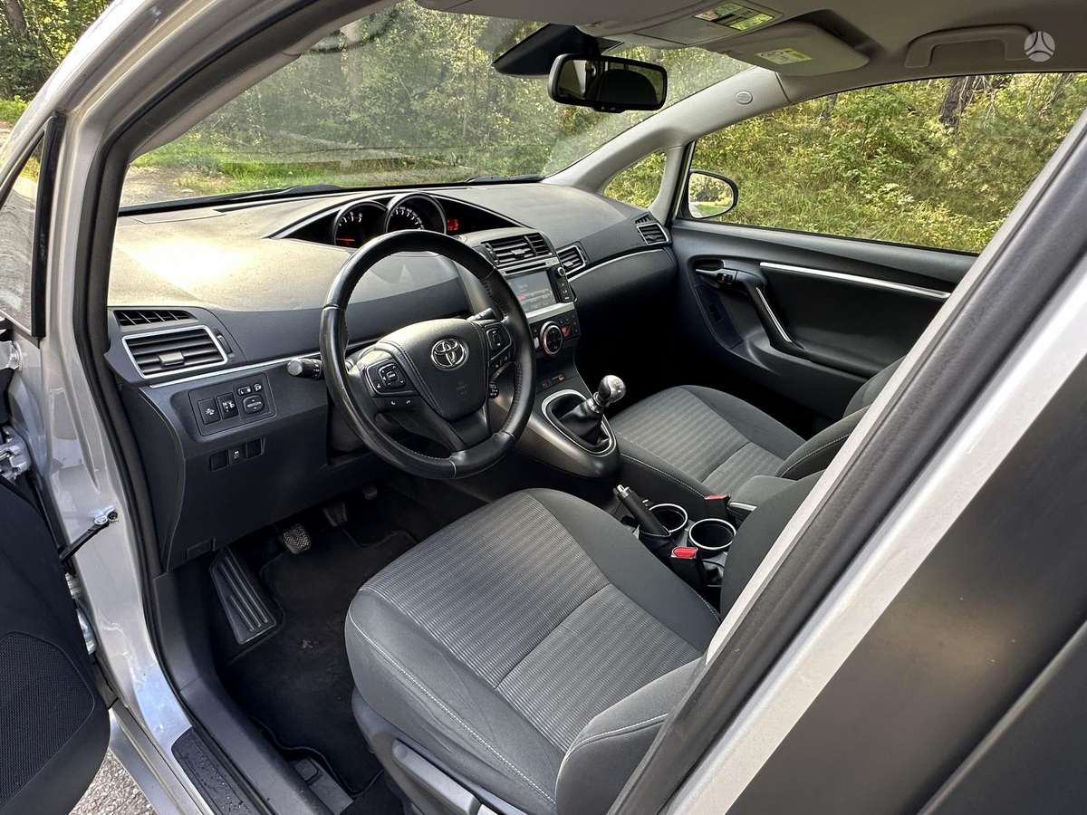 Toyota Verso - 7