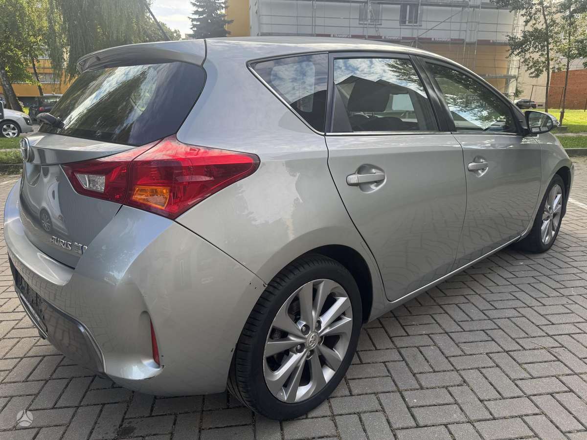 Toyota Auris - 4