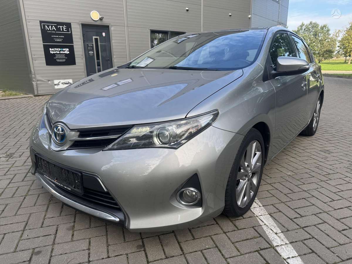Toyota Auris - 1
