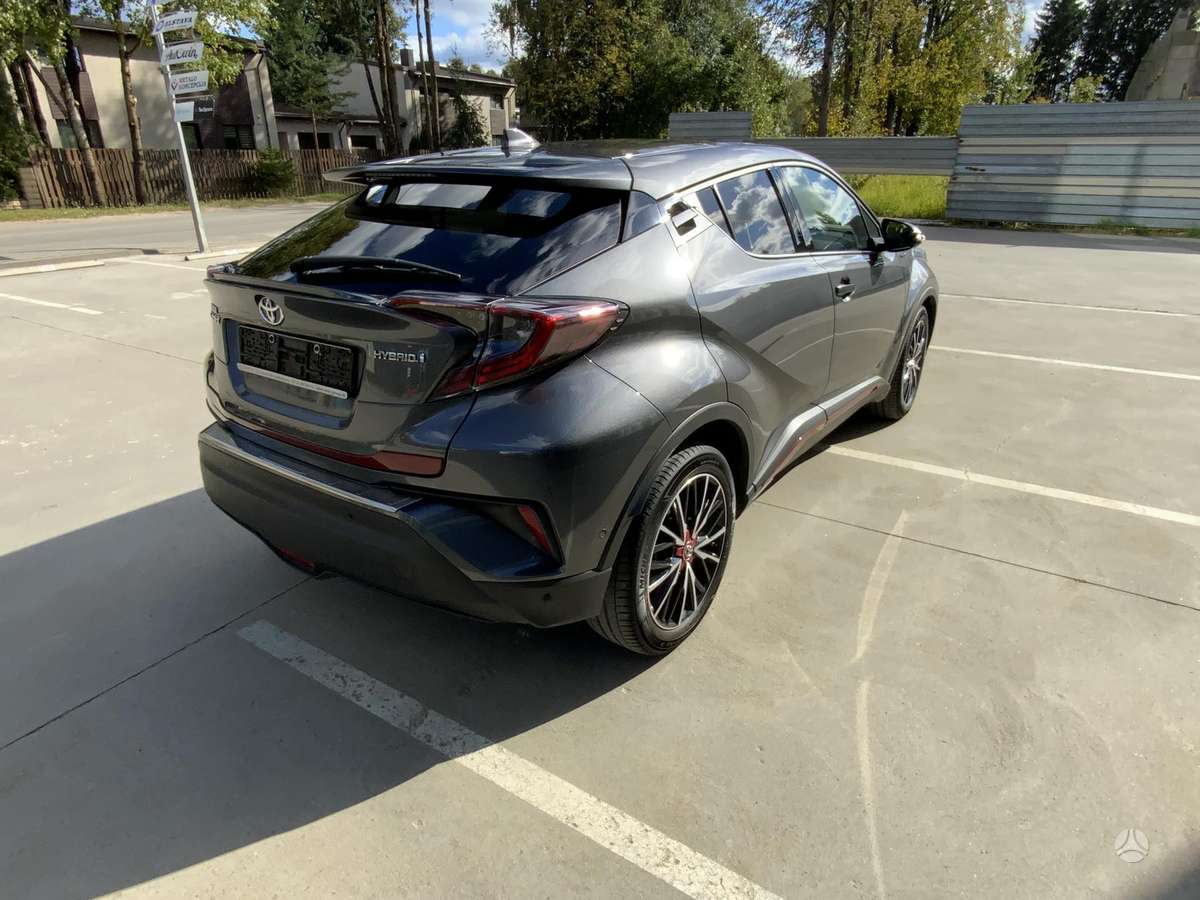 Toyota C-HR - 8