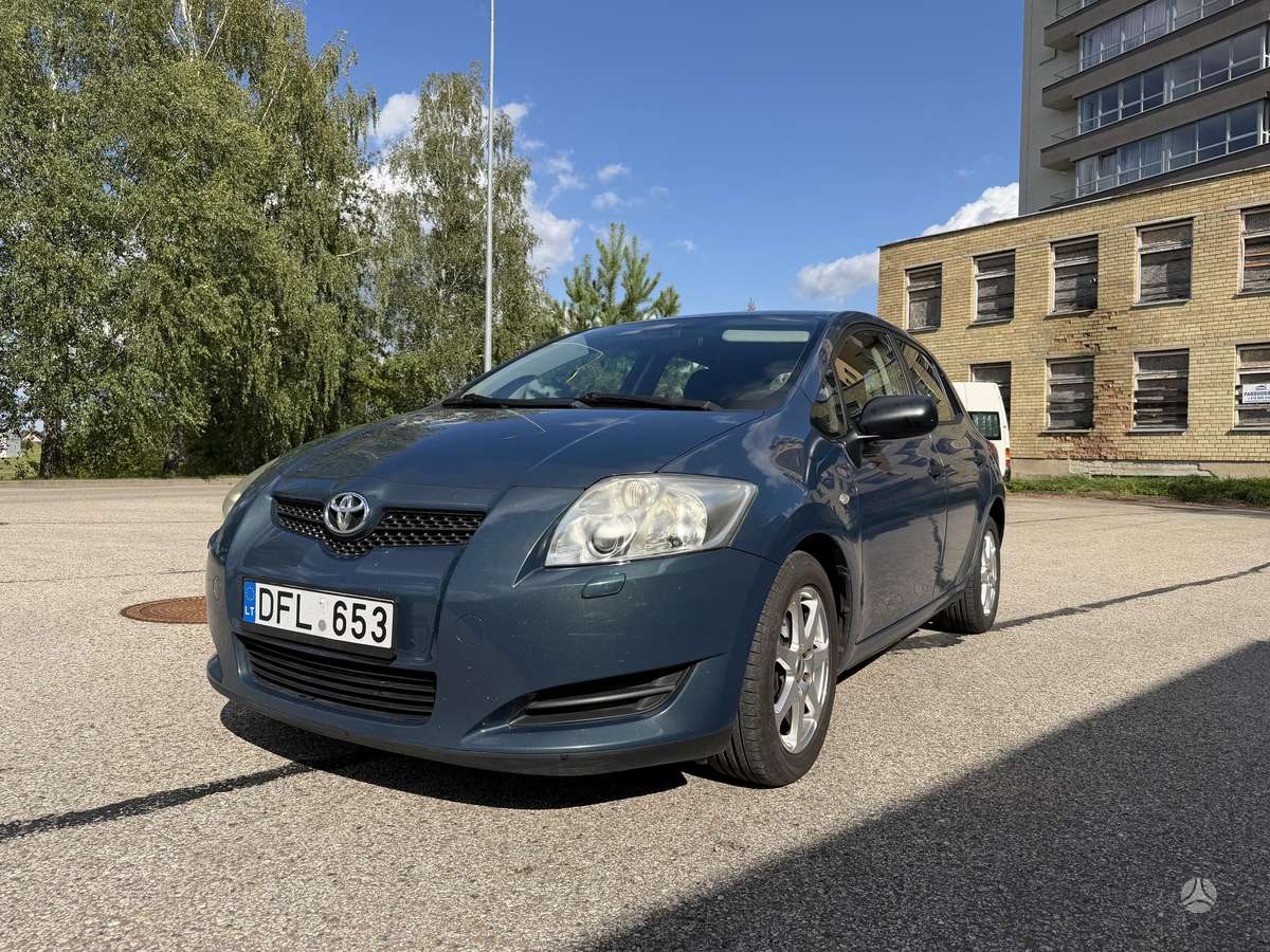 Toyota Auris - 1