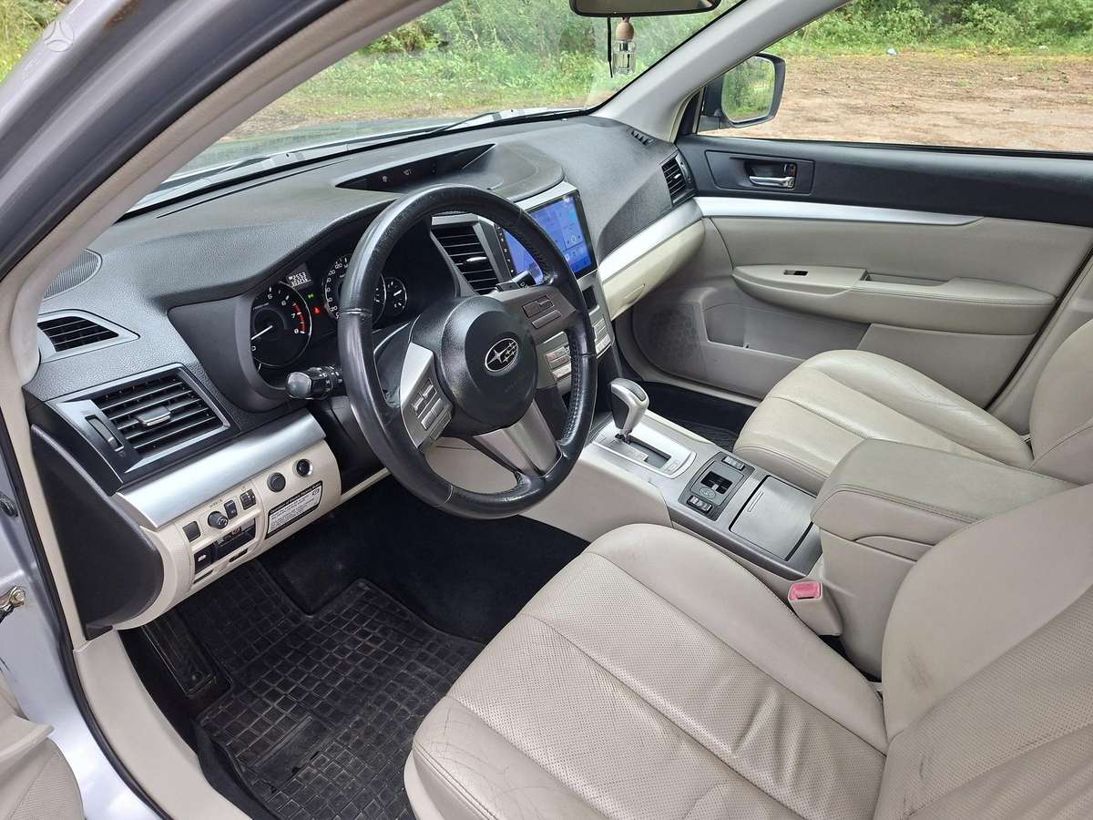 Subaru Legacy - 8