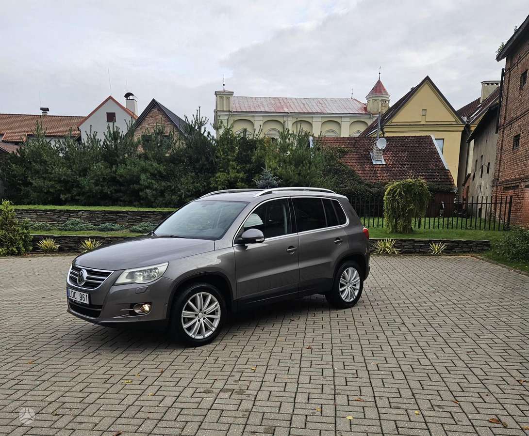 Volkswagen Tiguan - 2