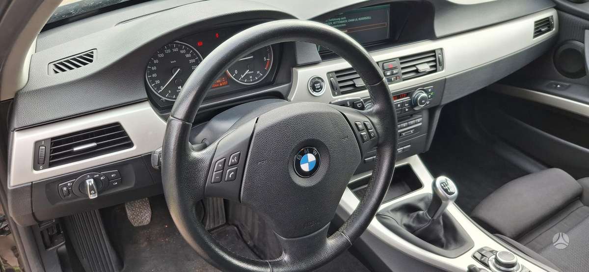 BMW 318, 2.0 l., wagon