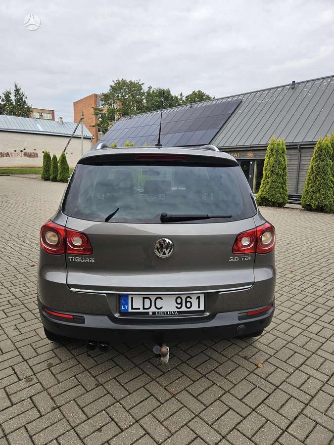 Volkswagen Tiguan - 4