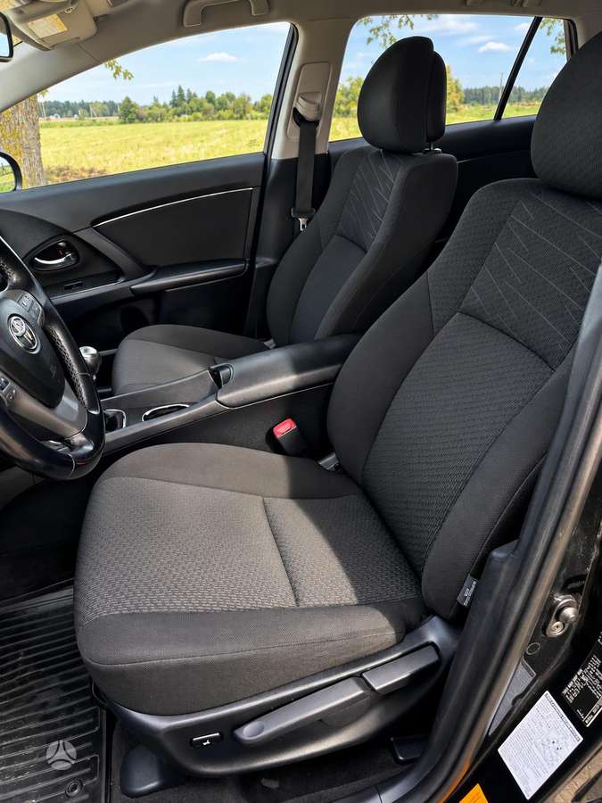 Toyota Avensis - 9