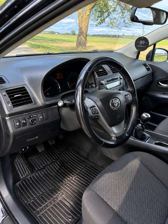 Toyota Avensis - 10