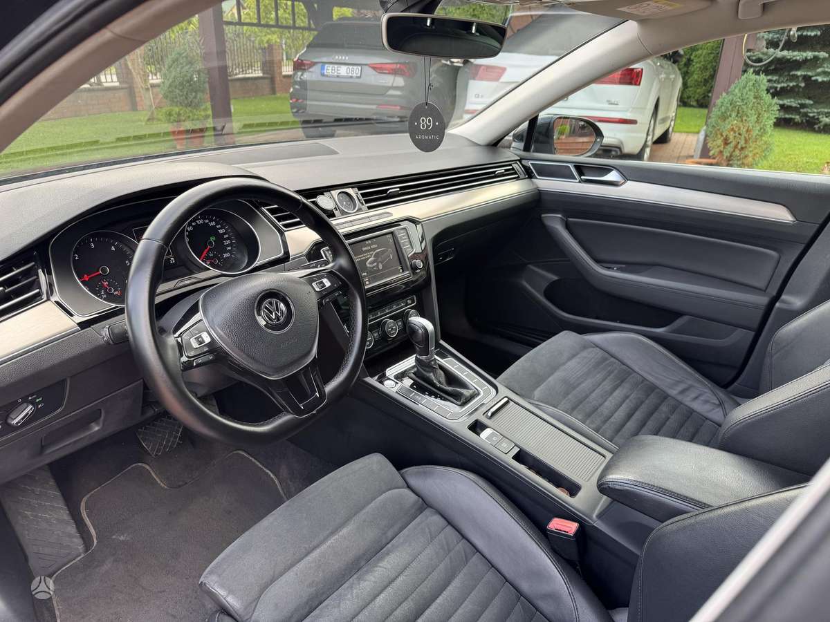 Volkswagen Passat - 8