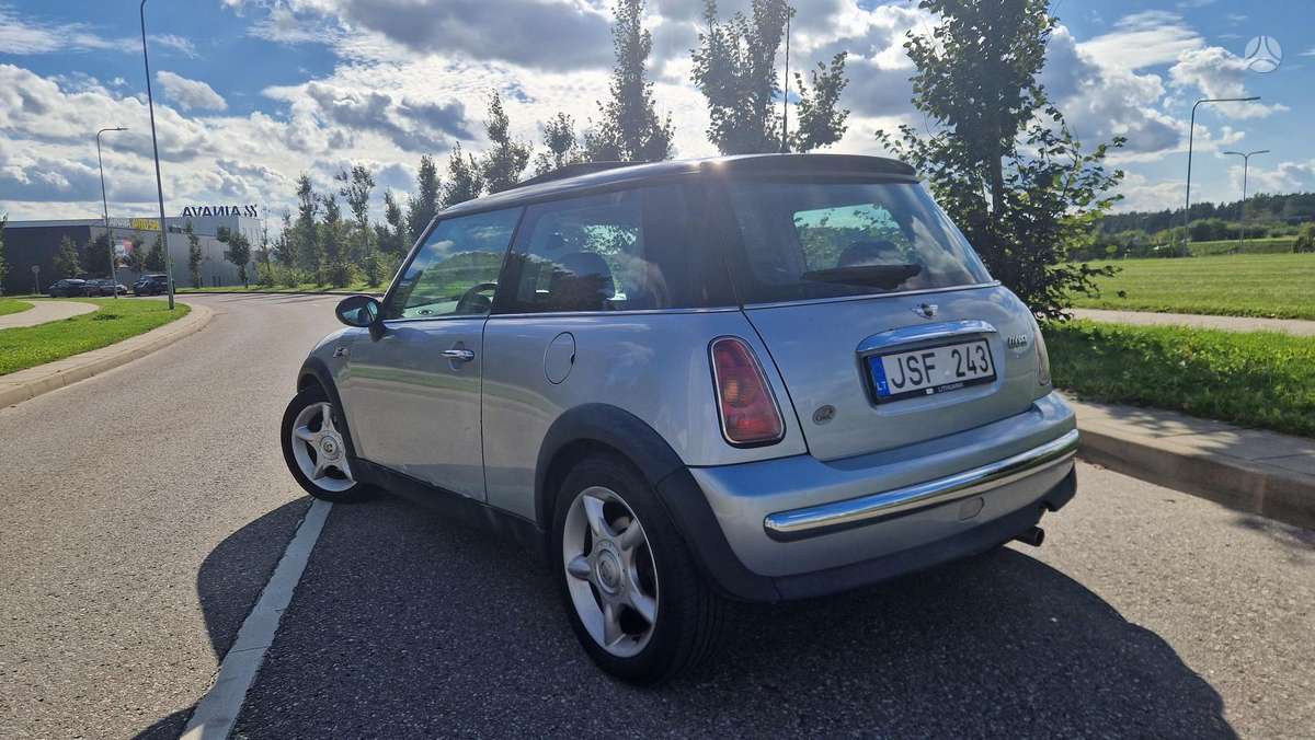 Mini Cooper, 1.6 l., hatchback