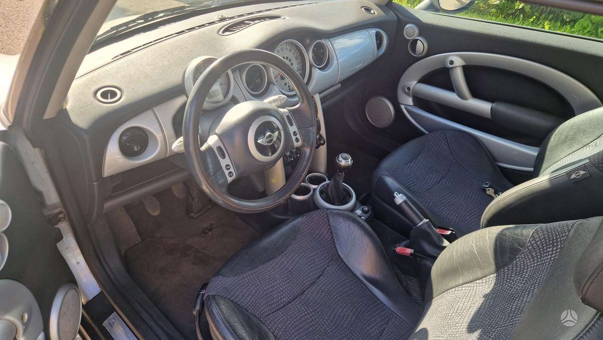 Mini Cooper, 1.6 l., hatchback