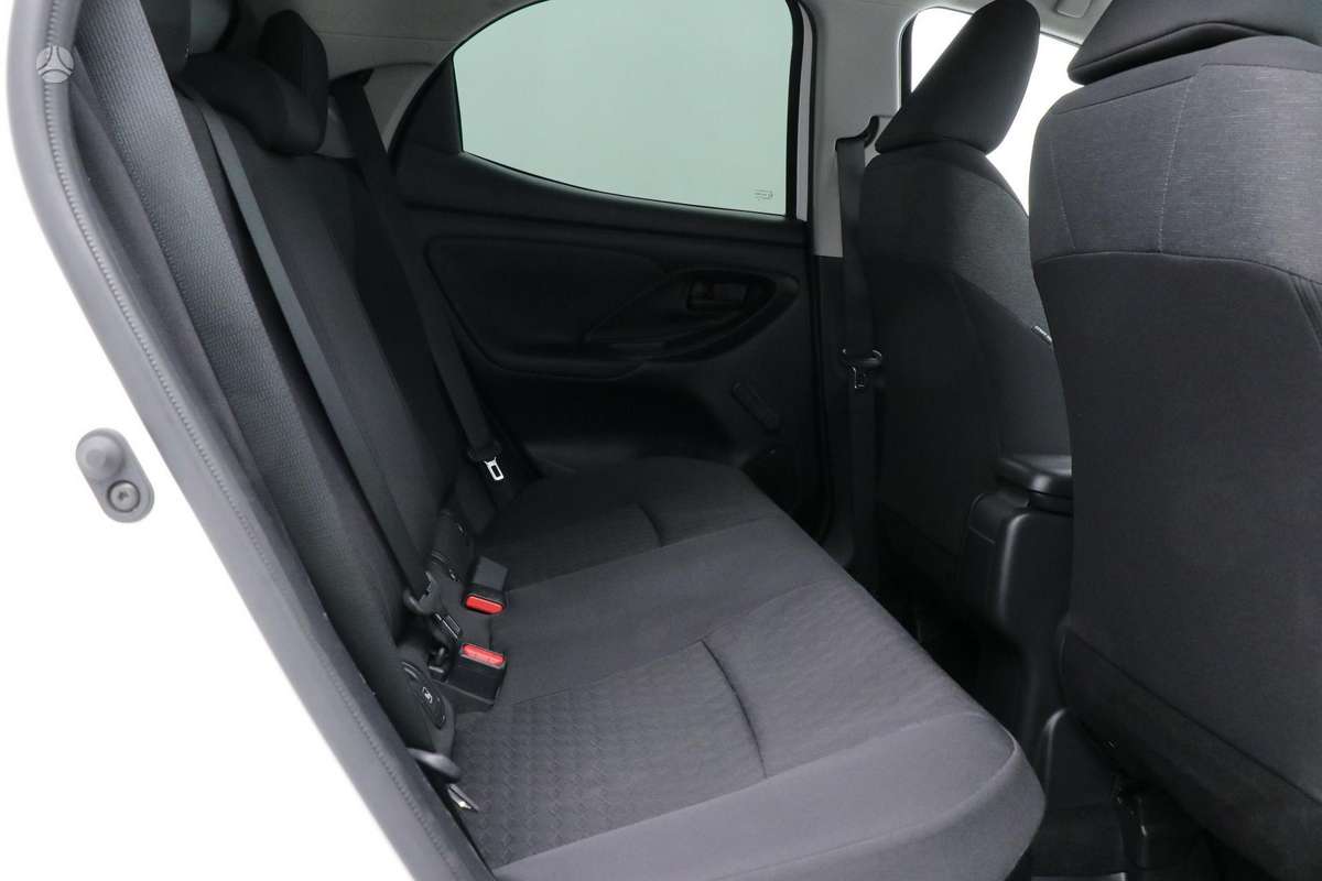 Toyota Yaris - 10