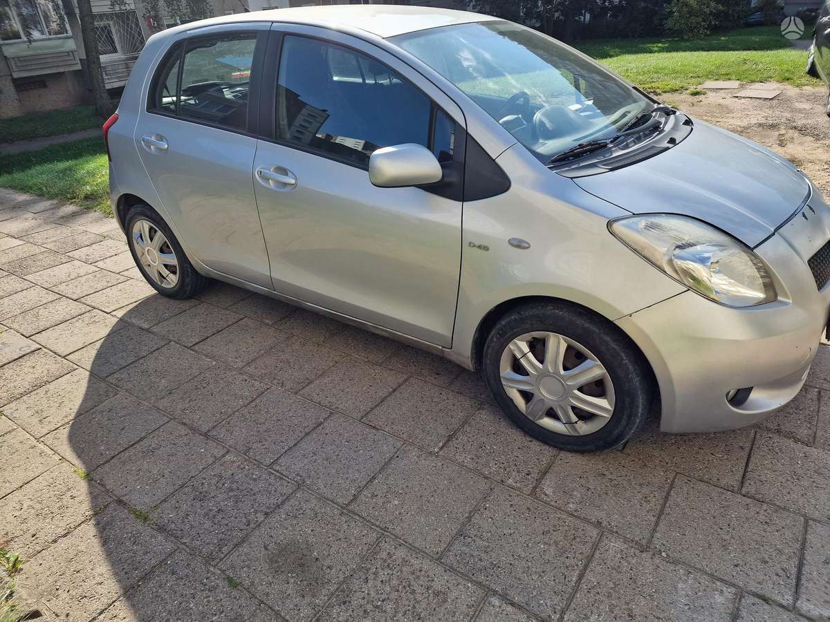 Toyota Yaris - 1