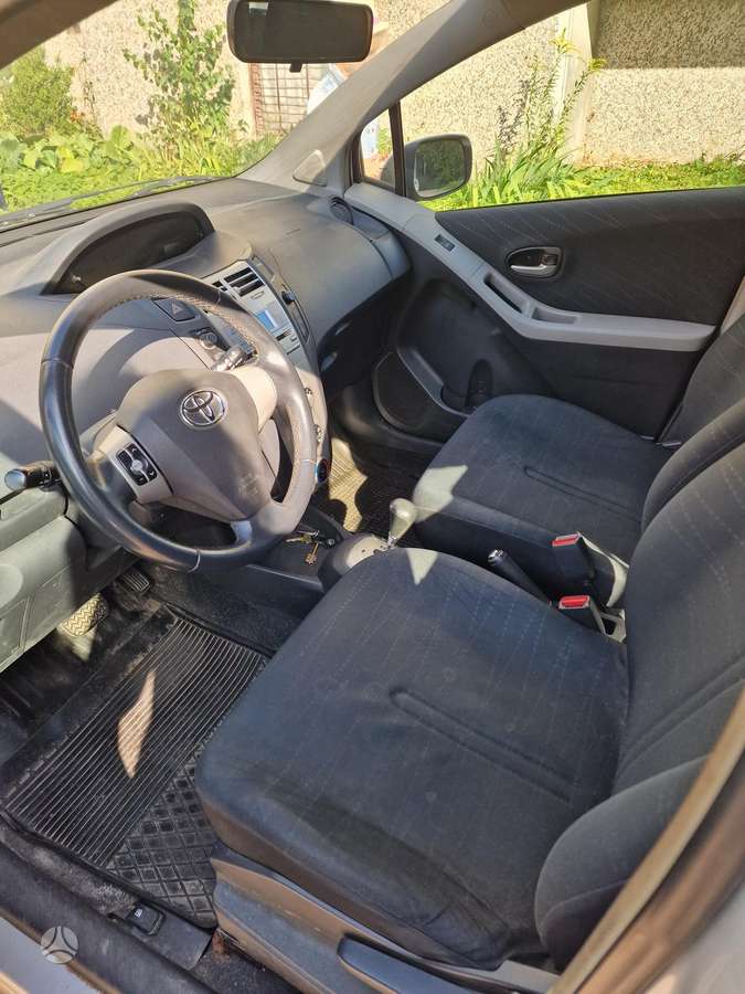 Toyota Yaris - 5
