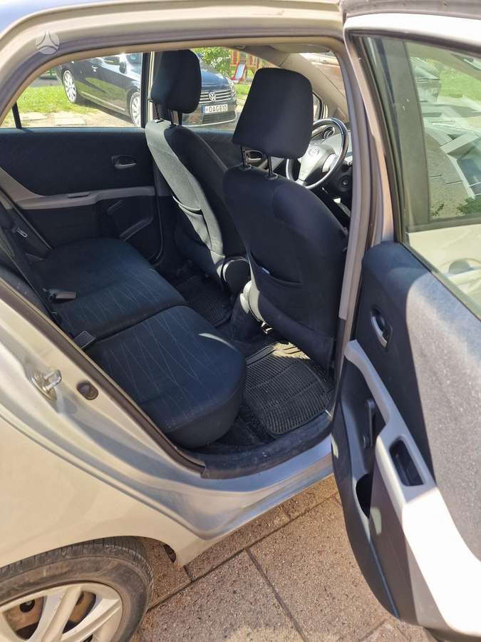 Toyota Yaris - 6