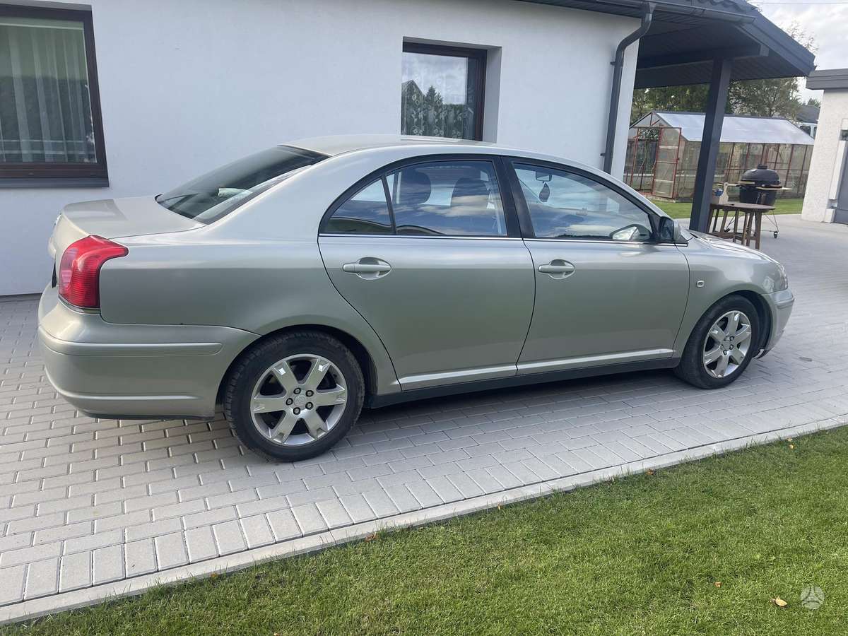 Toyota Avensis - 3